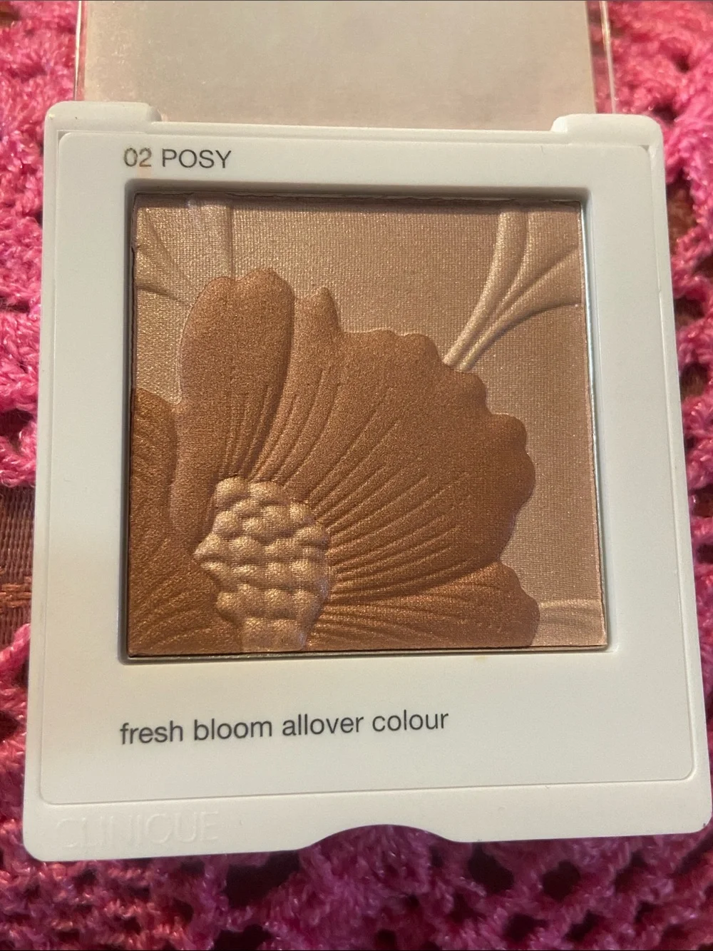 Clinique 02 Posy  Fresh Broom Allover Colour